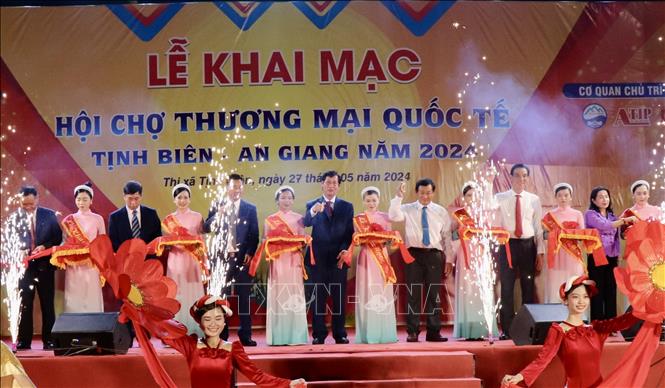 An Giang khai mạc Hội chợ thương mại quốc tế Tịnh Biên - Cơ hội kết nối giao thương biên giới ba nước