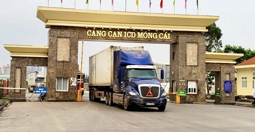 Hải quan cửa khẩu quốc tế Móng Cái duy trì các kênh đối thoại với doanh nghiệp