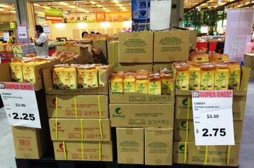 Gạo Việt vào siêu thị Singapore