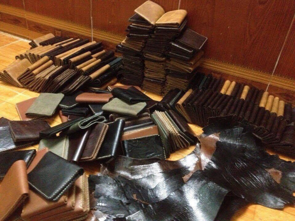 Nét độc đáo của sản phẩm đồ da thủ công trong cửa hàng của chàng trai trẻ Đào Ngọc Duẩn