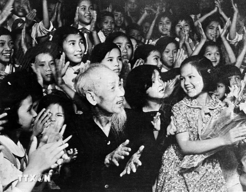 Ánh sáng tư tưởng Hồ Chí Minh vẫn soi rọi dòng chảy sống động của thời đại