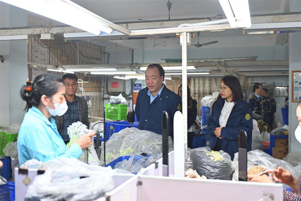 Kiểm soát chặt thị trường, bảo đảm hàng hóa Tết tại Hà Nội