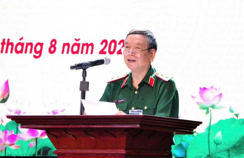 Trung tướng L&ecirc; Ph&uacute;c Nguy&ecirc;n, nguy&ecirc;n Tổng Bi&ecirc;n tập B&aacute;o Qu&acirc;n đội nh&acirc;n d&acirc;n tại Hội thảo khoa học: &ldquo;Đ&agrave;o tạo B&aacute;o ch&iacute; - Truyền th&ocirc;ng tại Trường Đại học Văn h&oacute;a Nghệ thuật Qu&acirc;n đội - Thực trạng v&agrave; giải ph&aacute;p&rdquo;.