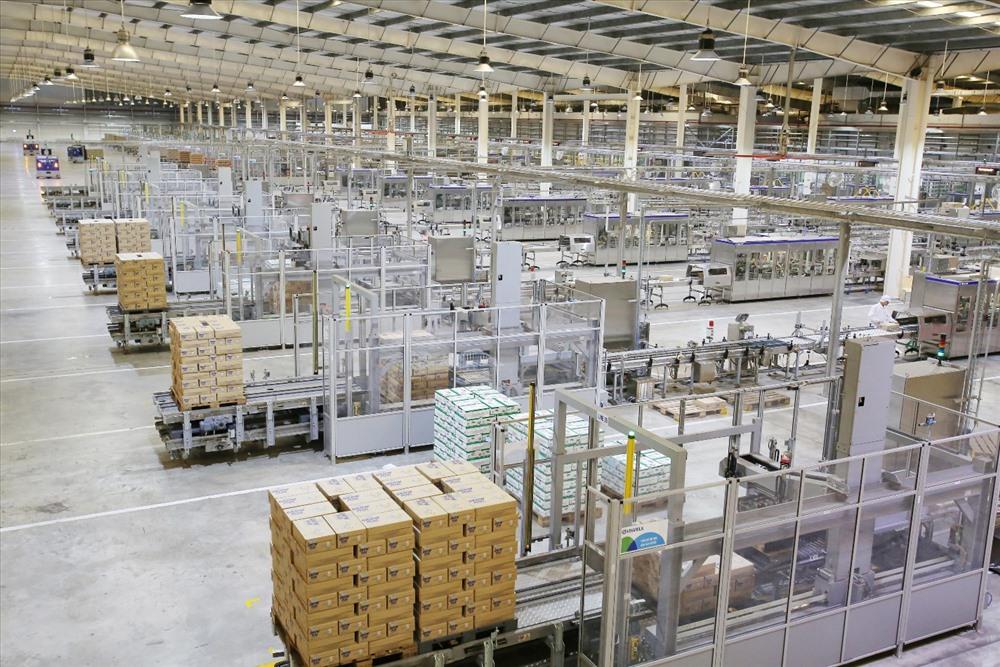 Một góc phân xưởng sản xuất của Nhà máy sữa Việt Nam.