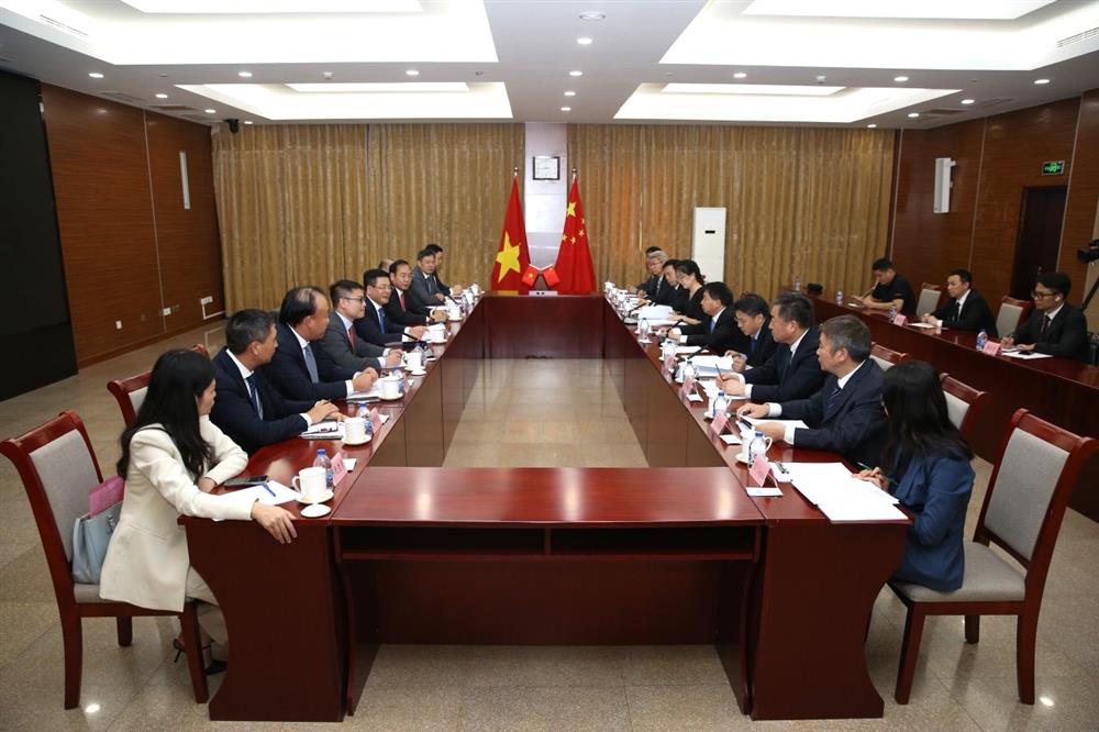 Bộ trưởng Nguyễn Hồng Diên hội đàm với Tổng cục trưởng Tổng cục Quản lý giám sát thị trường Trung Quốc