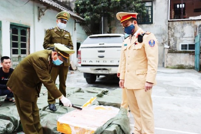 Lạng Sơn: 2,5 tấn chế phẩm gia súc lậu bị bắt giữ 