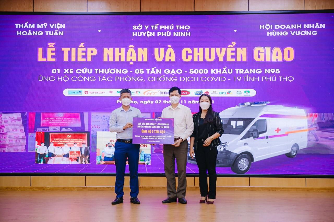 Ủng hộ xe cứu thương giúp Phú Thọ chống dịch