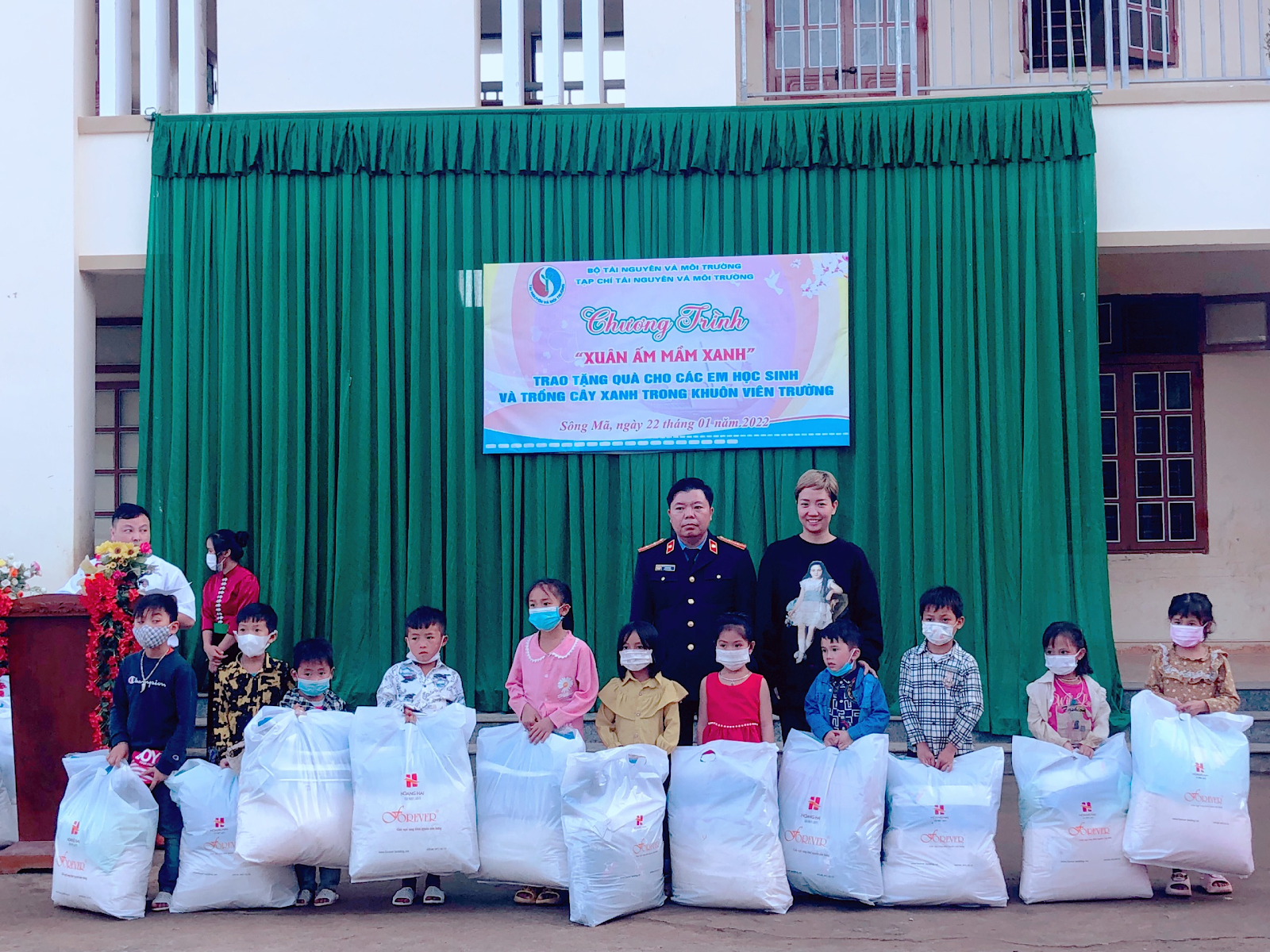 Tạp chí Tài Nguyên và Môi trường: Mang hơi ấm mùa xuân cho mầm xanh tương lai 