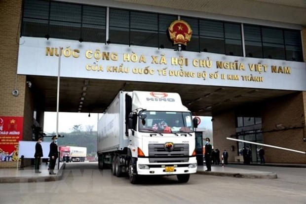 Tổng giá trị hàng hóa xuất nhập khẩu qua cửa khẩu Lào Cai tăng mạnh