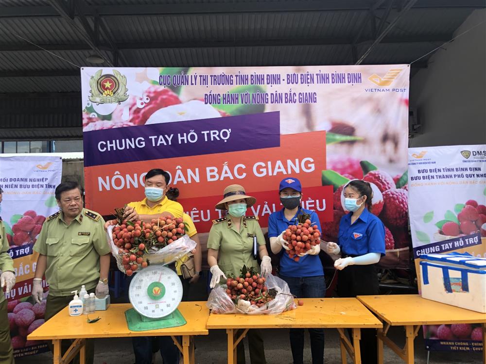 Cục QLTT Bình Định kết nối tiêu thụ 30 tấn vải thiều Bắc Giang đúng dịp Tết Đoan Ngọ năm 2021