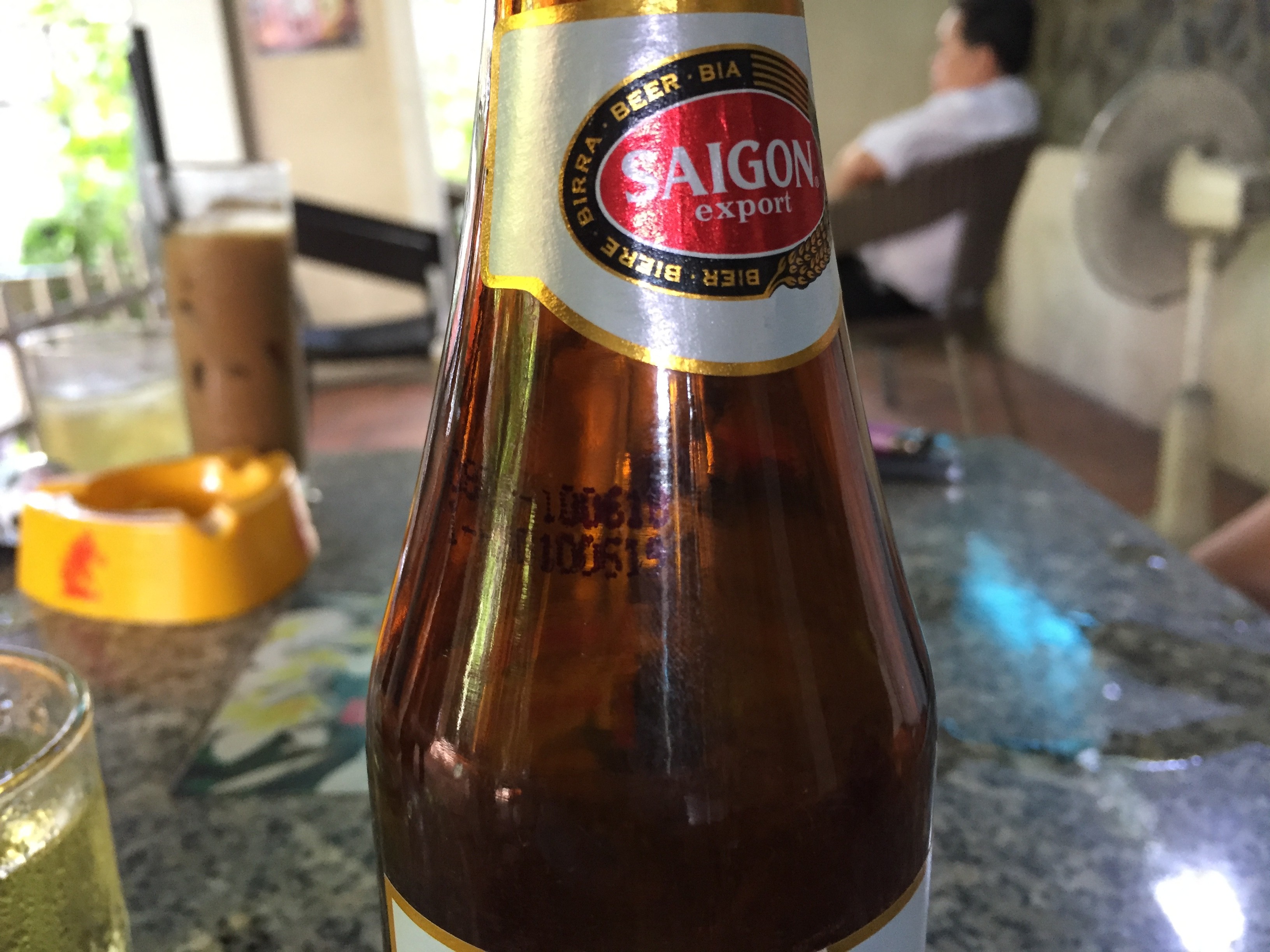 Vụ chai bia Sài Gòn bất thường: SABECO 'câu giờ', đối tượng bí ẩn đề nghị chấm dứt vụ việc