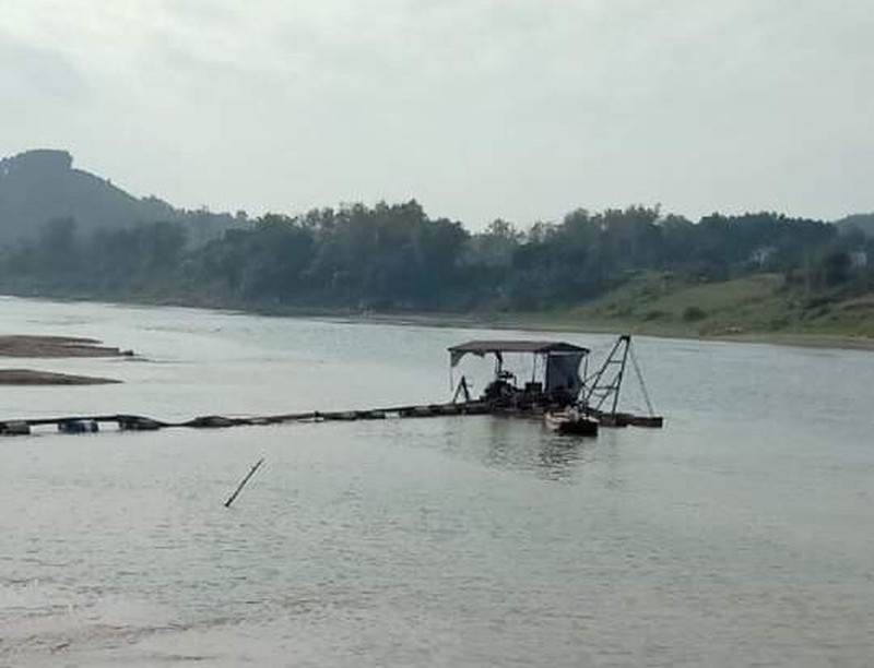 Người dân ven sông Lô ở Tuyên Quang có nguy cơ mất “nguồn sống” vì khai thác cát