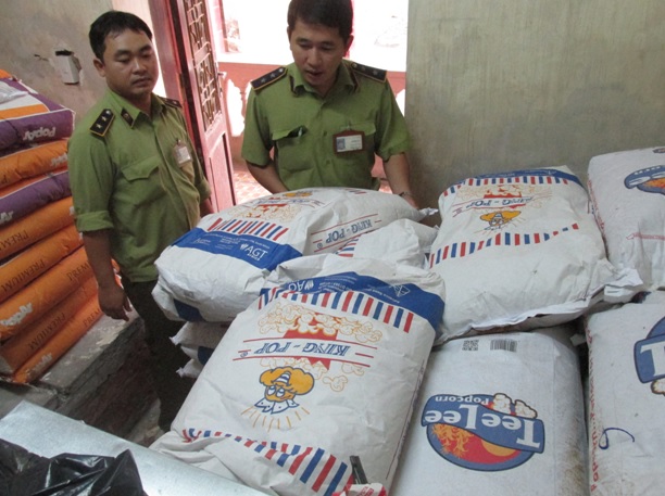 Nghệ An: Bắt giữ gần 2,5 tấn ngô hạt không rõ nguồn gốc