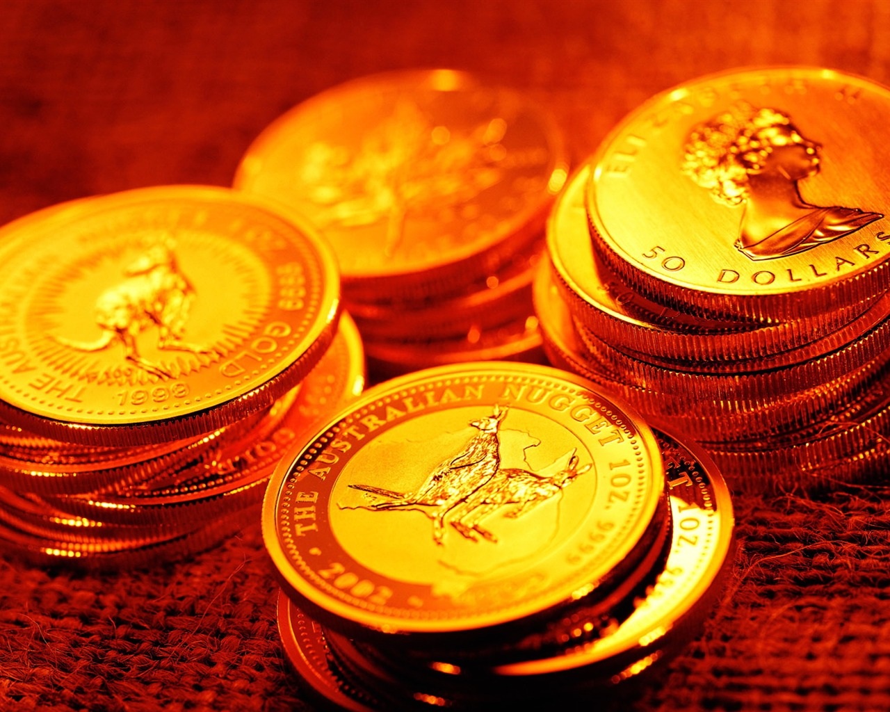 Giá vàng hôm nay trên thị trường thế giới giao dịch ở ngưỡng 1.233,30 USD/ounce