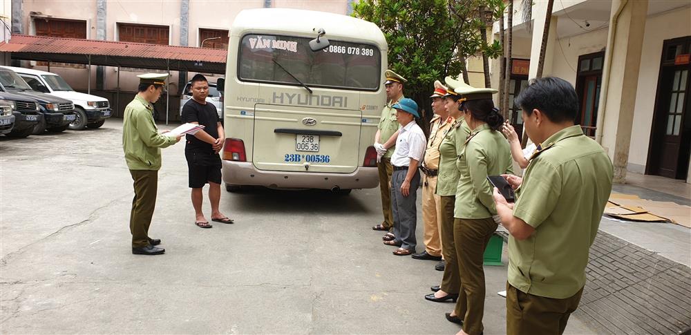 Hà Giang: Tiếp tục phát hiện gần nửa tấn thực phẩm nhập lậu