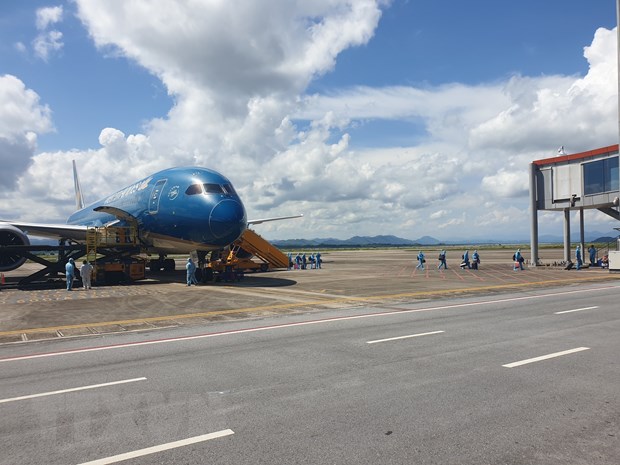 Chuyến bay thí điểm “hộ chiếu vaccine” đầu tiên về tới Sân bay Vân Đồn