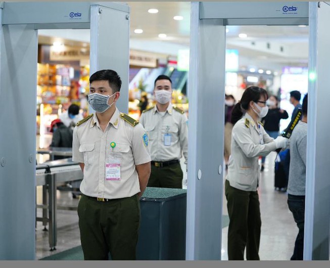 9 địa phương tạm dừng tiếp nhận các chuyến bay thương mại tới TP. Hồ Chí Minh
