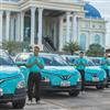 Người dân Lào thích thú trải nghiệm taxi điện Xanh SM